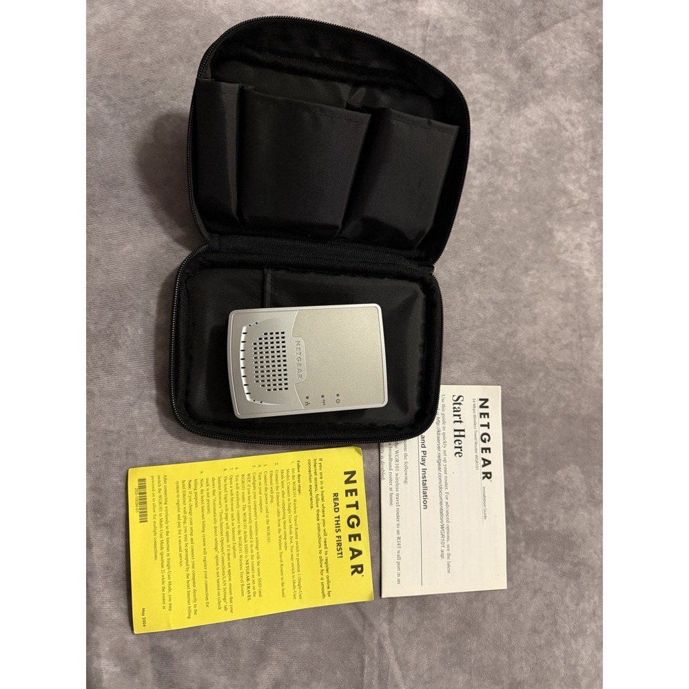 NETGEAR 54 Mbps Travel Router WGR101 w/case - Picture 2 of 4